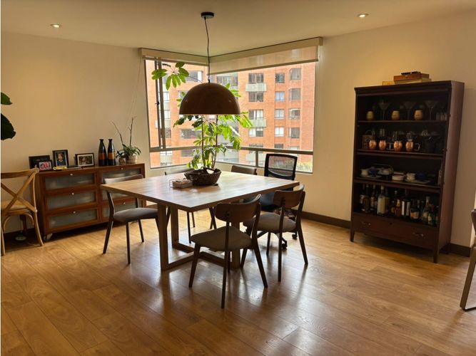 Apartamento de 3 alcobas en venta en La Carolina, Bogotá, 168 m² · foto 2 de 14