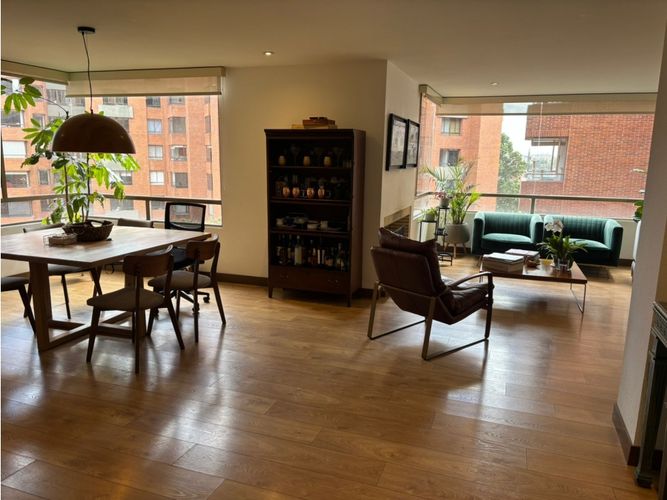 Apartamento de 3 alcobas en venta en La Carolina, Bogotá, 168 m² · foto 4 de 14