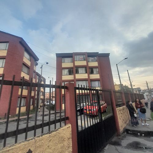 Apartamento de 3 alcobas en venta en Floralia I Sector, Bogotá, 80 m² · foto 2 de 20