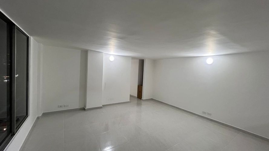 Apartamento en venta en El Poblado, Medellín · foto 2 de 17
