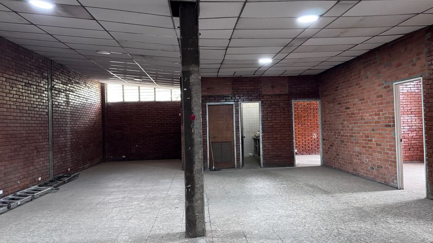Bodega en arriendo en Flora Industrial, Cali, 2290 m² · foto 4 de 24