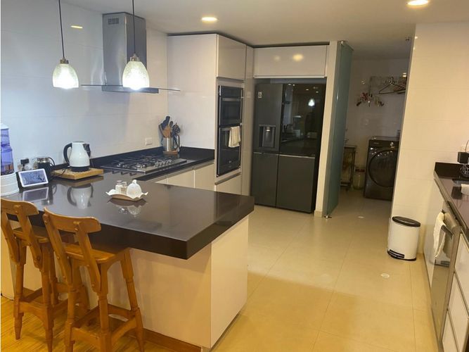 Apartamento de 2 alcobas en venta en Chico, Bogotá, 141 m² · foto 7 de 20