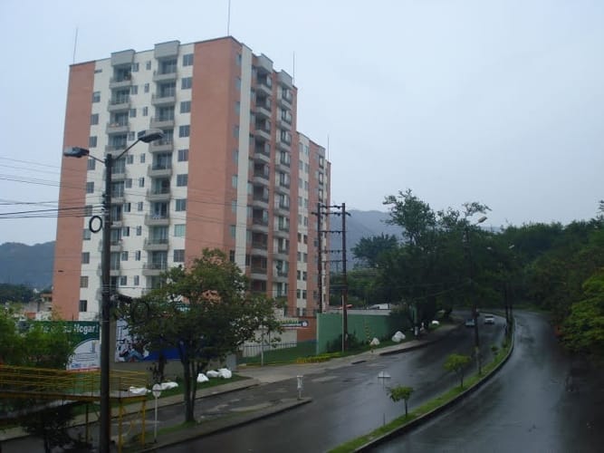 Apartamento de 1 alcoba en venta en Picaleña Y Mirolindo, Ibagué, 52 m² · foto 2 de 14