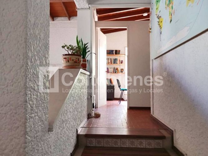 Casa de 10 alcobas en venta en Patio Bonito, Medellín, 300 m² · foto 4 de 16