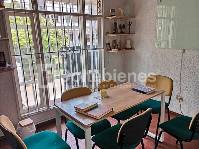 Casa de 10 alcobas en venta en Patio Bonito, Medellín, 300 m² · foto 5 de 16