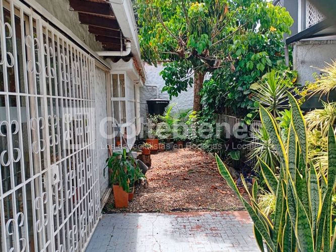 Casa de 10 alcobas en venta en Patio Bonito, Medellín, 300 m² · foto 13 de 16