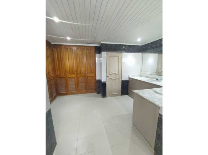 Casa de 5 alcobas en venta en Riomar, Barranquilla, 550 m² · foto 22 de 24