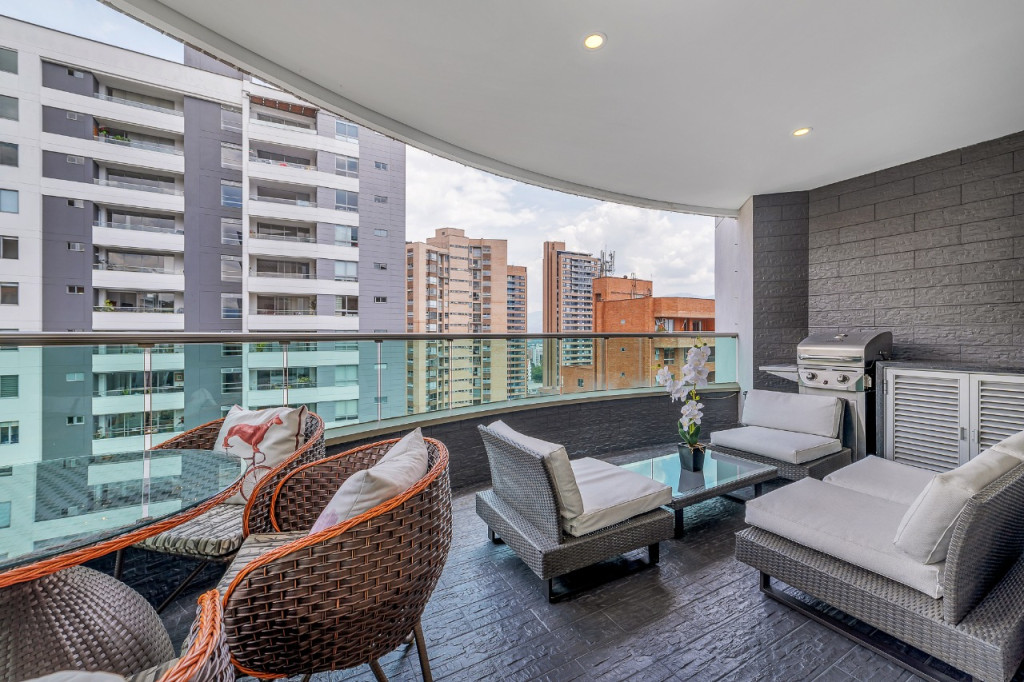 Apartment for sale in El Poblado, Medellín [No disponible] 2