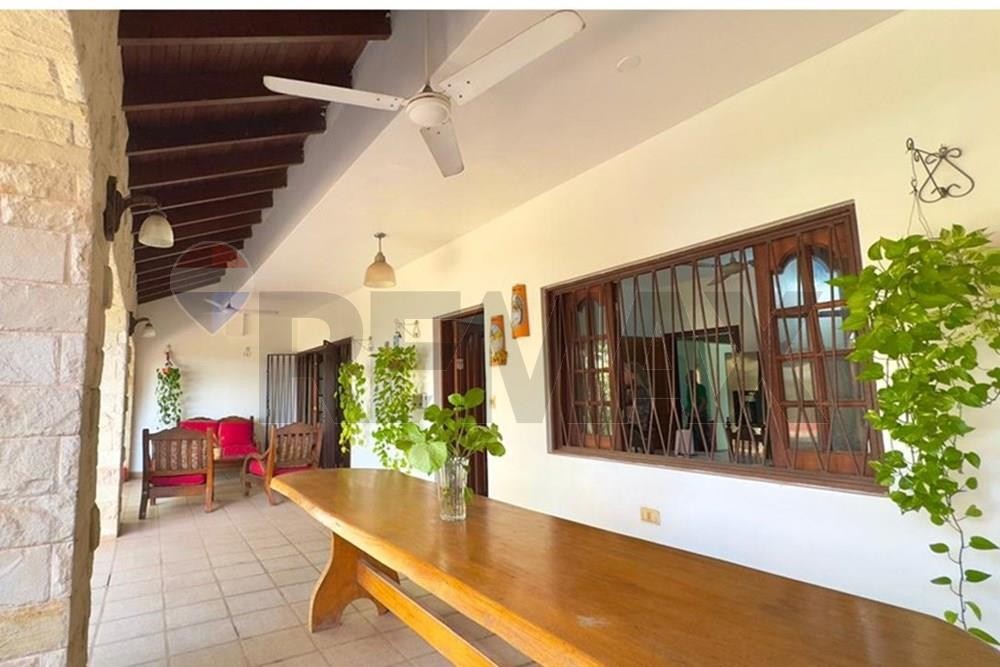 Amplia Casa en Luque 1er Barrio. 250,000 $ — foto 3