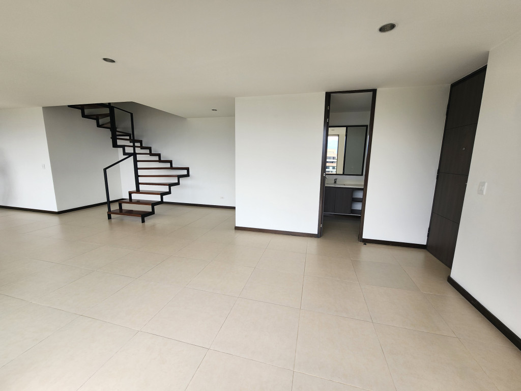 Apartamento en venta en Altos del poblado, Medellín [No disponible] 3