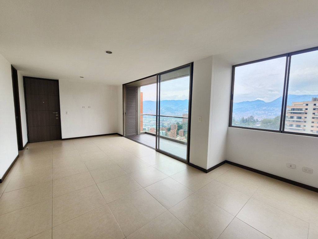 Apartamento en venta en Altos del poblado, Medellín [No disponible] 4