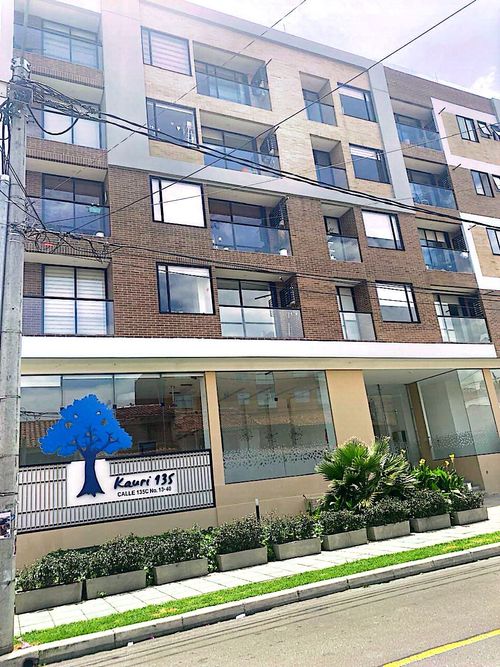 Apartamento de 3 alcobas en venta en Cedritos, Bogotá, 102 m² · foto 2 de 21