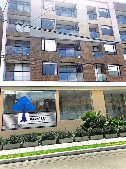 Apartamento de 3 alcobas en venta en Cedritos, Bogotá, 102 m² · foto 3 de 21