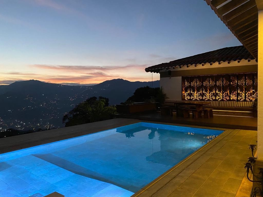 Casa Campestre en venta en Laureles, Medellín [No disponible] 3