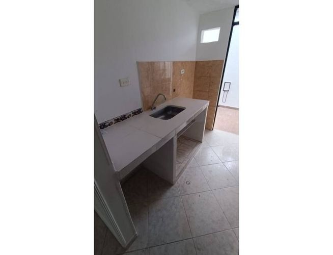Casa de 3 alcobas en venta en La Esmeralda, Girón, 80 m² · foto 4 de 15