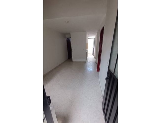 Casa de 3 alcobas en venta en La Esmeralda, Girón, 80 m² · foto 5 de 15