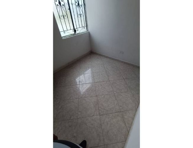Casa de 3 alcobas en venta en La Esmeralda, Girón, 80 m² · foto 11 de 15