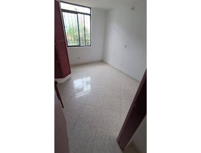 Casa de 3 alcobas en venta en La Esmeralda, Girón, 80 m² · foto 10 de 15