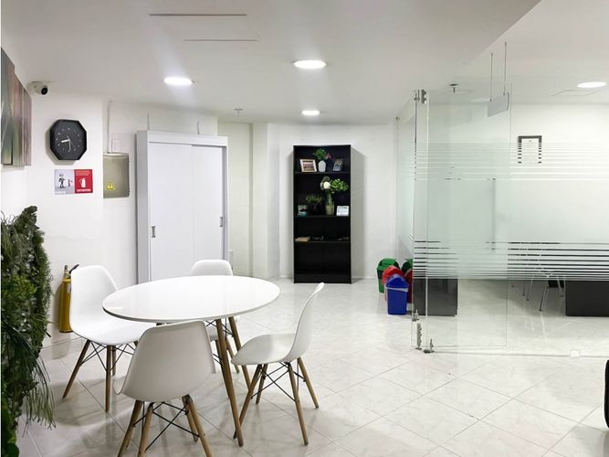 Oficina en venta en La Candelaria, Medellín, 138 m² · foto 8 de 12