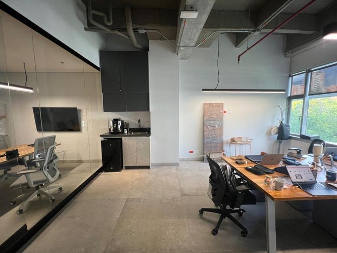 Oficina en arriendo en El Poblado, Medellín, 45 m² · foto 4 de 9