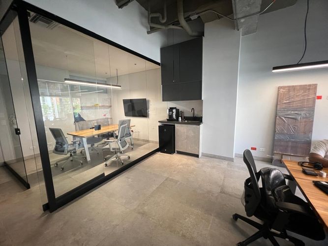 Oficina en arriendo en El Poblado, Medellín, 45 m² · foto 7 de 9