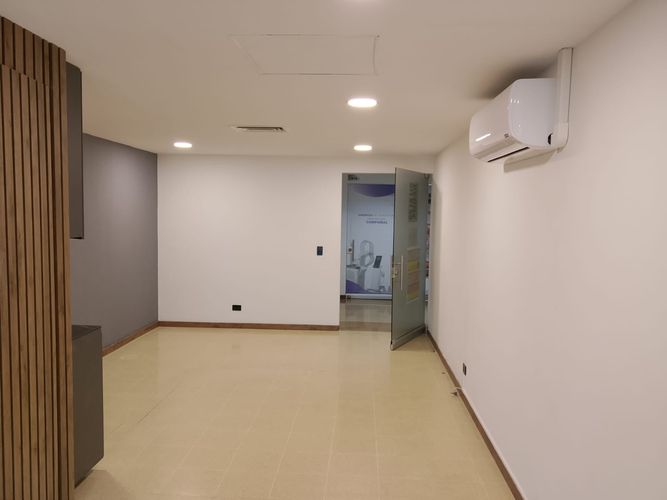 Oficina en arriendo en Laureles, Medellín, 33 m² · foto 3 de 11