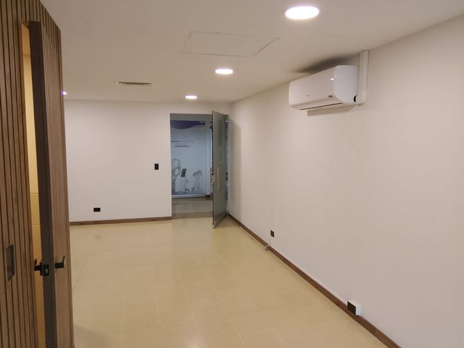 Oficina en arriendo en Laureles, Medellín, 33 m² · foto 7 de 11