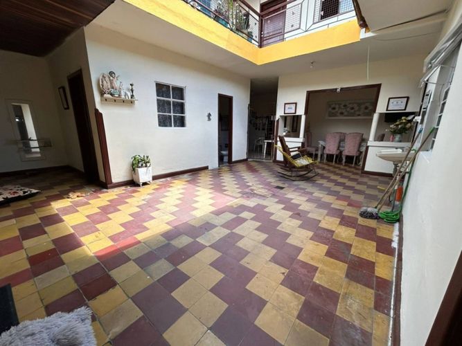 Casa de 10 alcobas en venta en Gaitan, Bucaramanga, 260 m² · foto 2 de 5