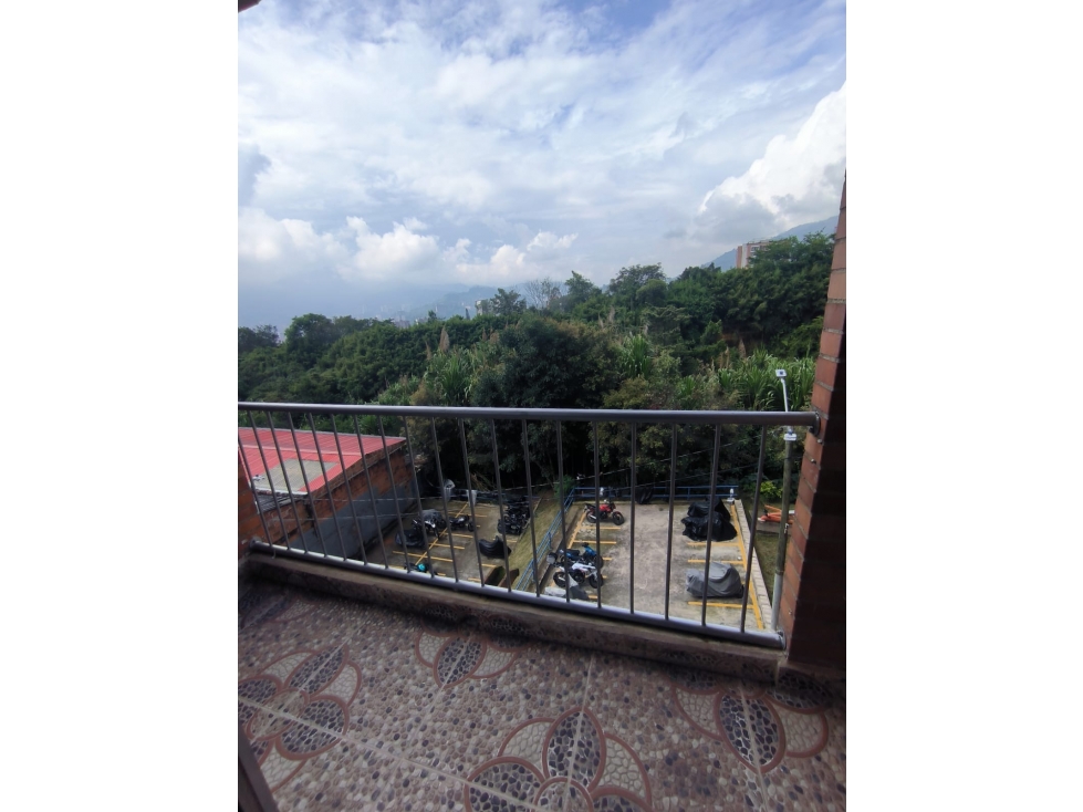 Apartamento en venta en San Andres, La Estrella · foto 3 de 20