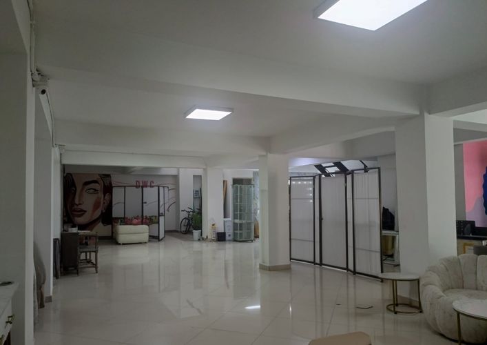 Oficina en arriendo en Belén, Medellín, 1060 m² · foto 2 de 16