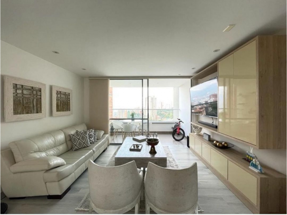 Apartamento en Venta en Cumbres, Envigado