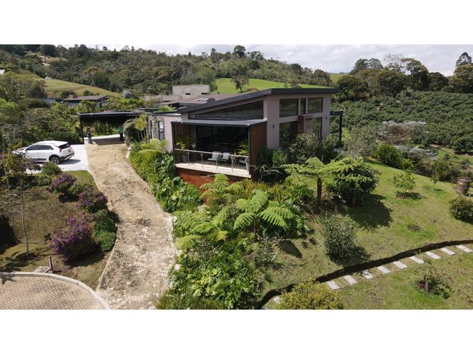 Casa de 3 alcobas en venta en El Capiro, Rionegro, 278 m² · foto 4 de 24