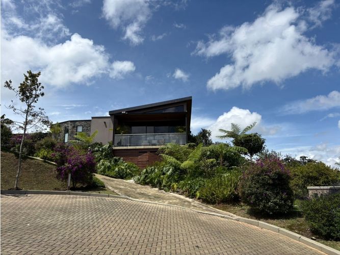 Casa de 3 alcobas en venta en El Capiro, Rionegro, 278 m² · foto 5 de 24