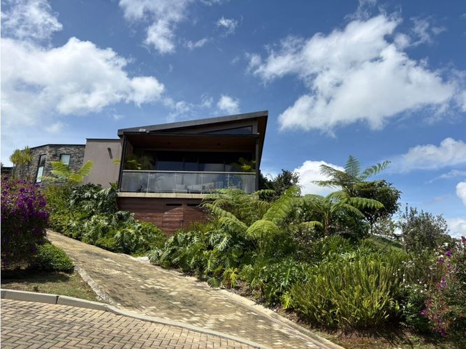Casa de 3 alcobas en venta en El Capiro, Rionegro, 278 m² · foto 6 de 24