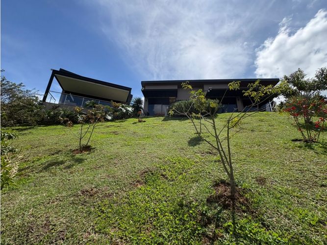 Casa de 3 alcobas en venta en El Capiro, Rionegro, 278 m² · foto 10 de 24
