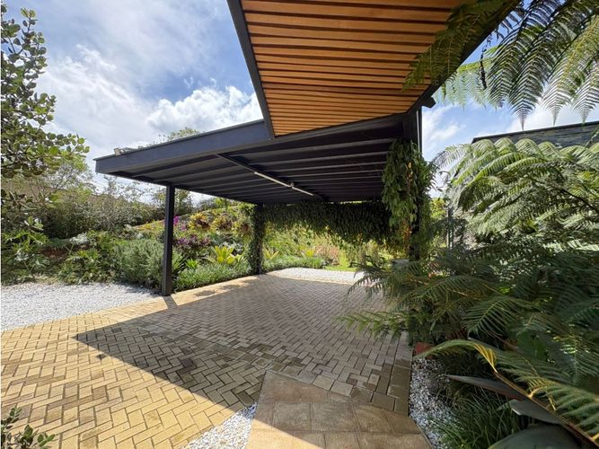 Casa de 3 alcobas en venta en El Capiro, Rionegro, 278 m² · foto 14 de 24