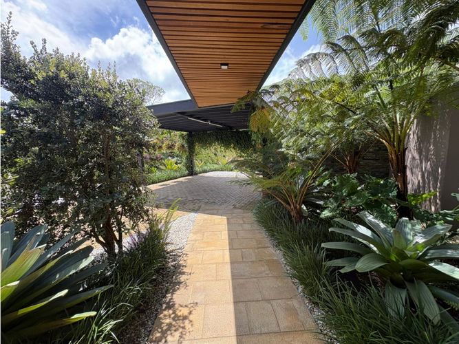 Casa de 3 alcobas en venta en El Capiro, Rionegro, 278 m² · foto 17 de 24