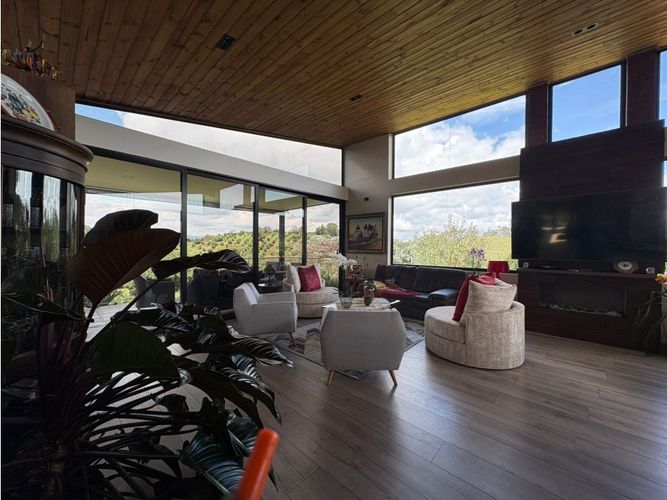 Casa de 3 alcobas en venta en El Capiro, Rionegro, 278 m² · foto 22 de 24