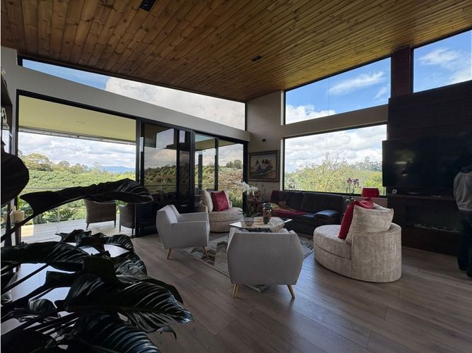 Casa de 3 alcobas en venta en El Capiro, Rionegro, 278 m² · foto 24 de 24