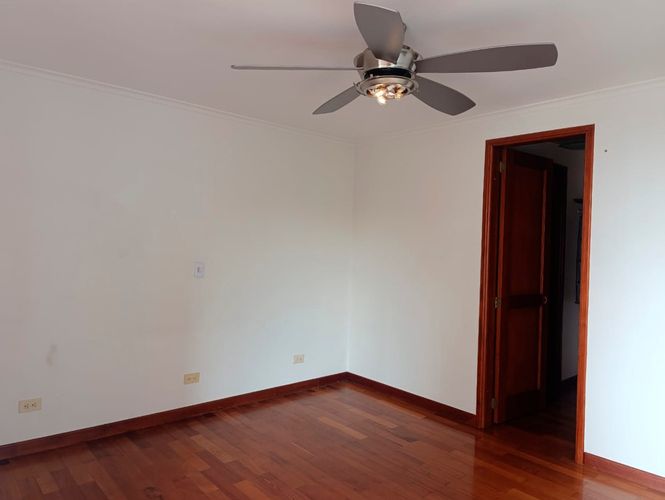 Apartamento de 3 alcobas en arriendo en El Poblado, Medellín, 217 m² · foto 12 de 19