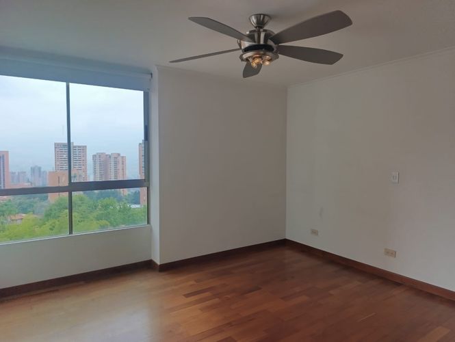 Apartamento de 3 alcobas en arriendo en El Poblado, Medellín, 217 m² · foto 14 de 19