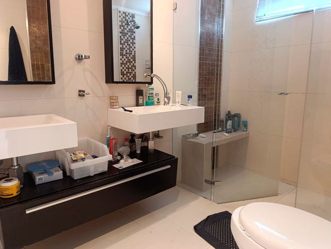 Apartamento de 3 alcobas en arriendo en El Poblado, Medellín, 217 m² · foto 17 de 19