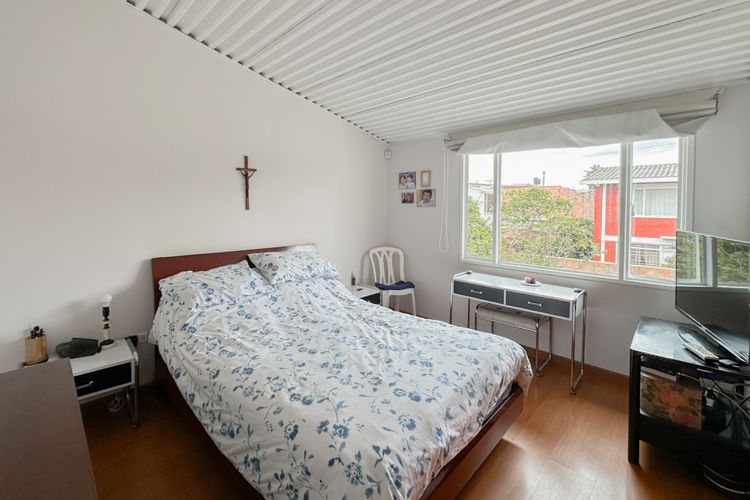 Casa de 3 alcobas en venta en La Esmeralda, Bogotá, 276 m² · foto 14 de 22