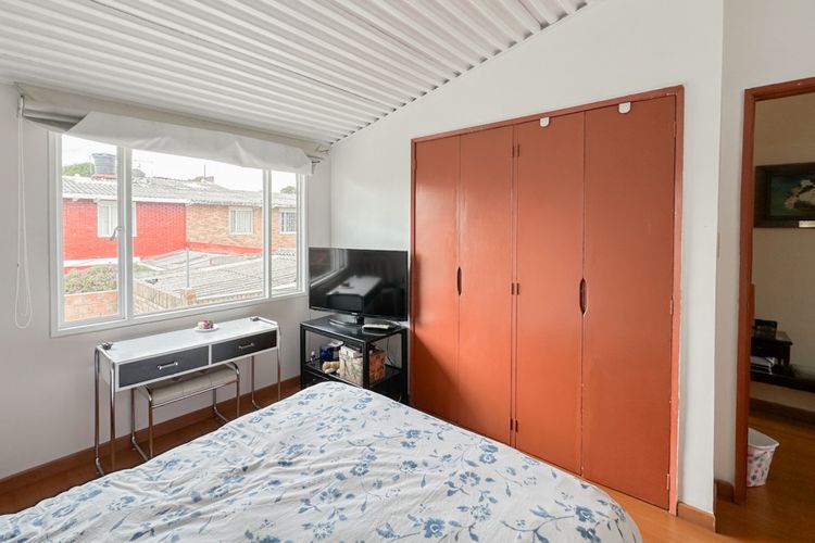 Casa de 3 alcobas en venta en La Esmeralda, Bogotá, 276 m² · foto 16 de 22