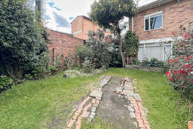 Casa de 3 alcobas en venta en La Esmeralda, Bogotá, 276 m² · foto 21 de 22