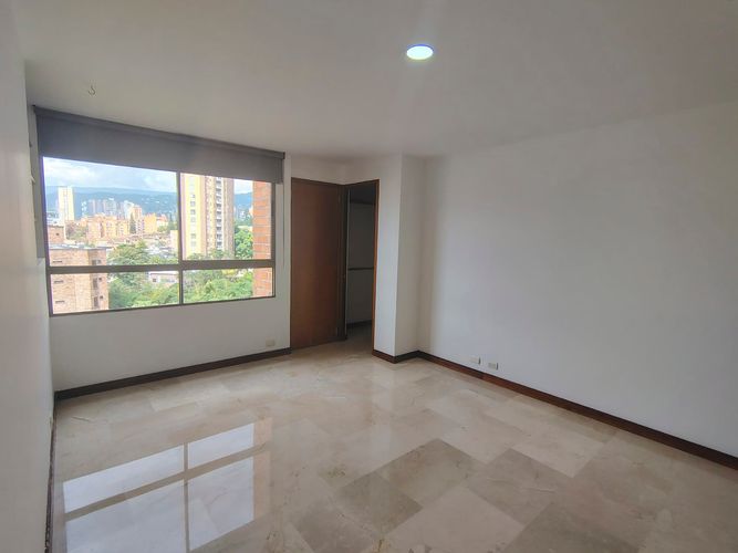 Apartamento de 3 alcobas en arriendo en El Poblado, Medellín, 144 m² · foto 11 de 17