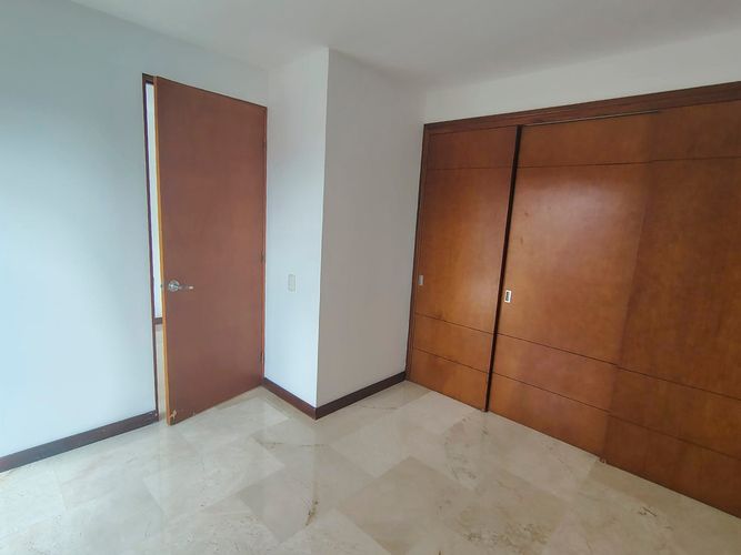 Apartamento de 3 alcobas en arriendo en El Poblado, Medellín, 144 m² · foto 8 de 17