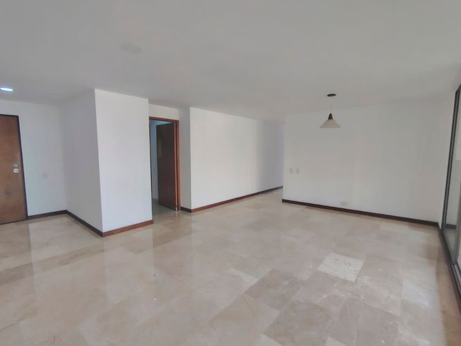 Apartamento de 3 alcobas en arriendo en El Poblado, Medellín, 144 m² · foto 12 de 17