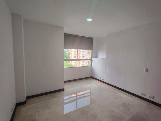 Apartamento de 3 alcobas en arriendo en El Poblado, Medellín, 144 m² · foto 13 de 17