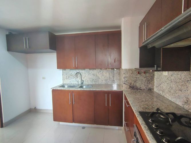 Apartamento de 3 alcobas en arriendo en El Poblado, Medellín, 144 m² · foto 5 de 17